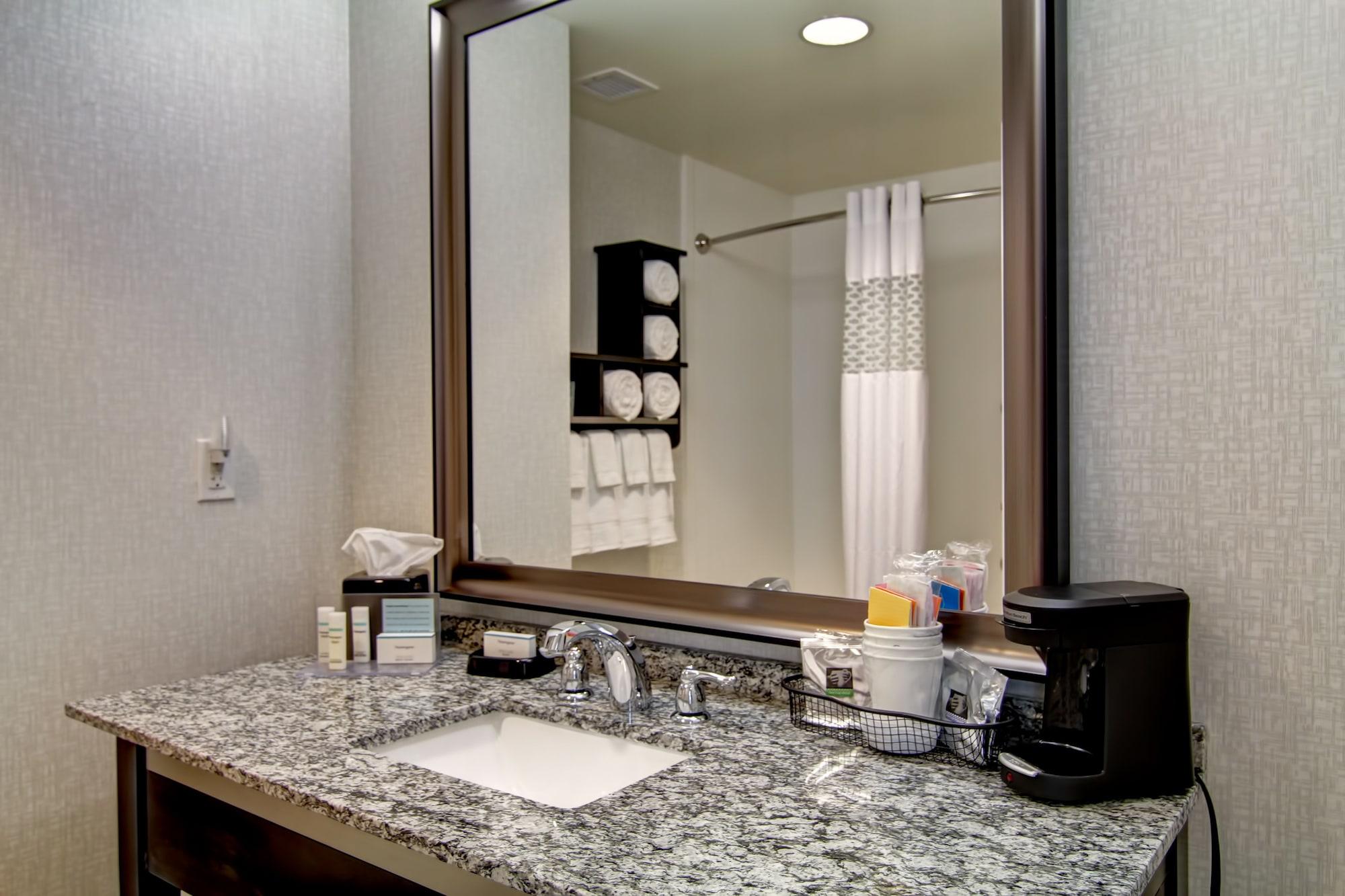 Hampton Inn And Suites Cincinnati - Downtown Екстер'єр фото
