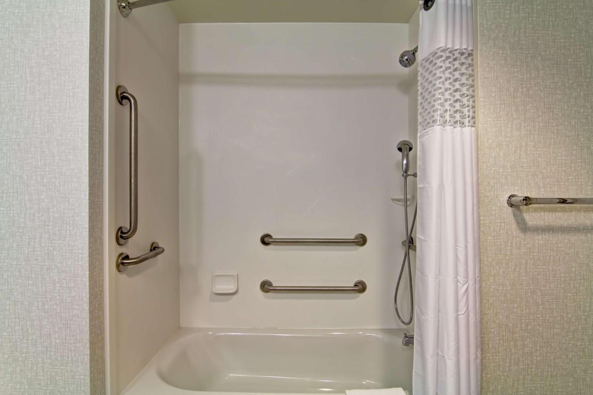 Hampton Inn And Suites Cincinnati - Downtown Екстер'єр фото