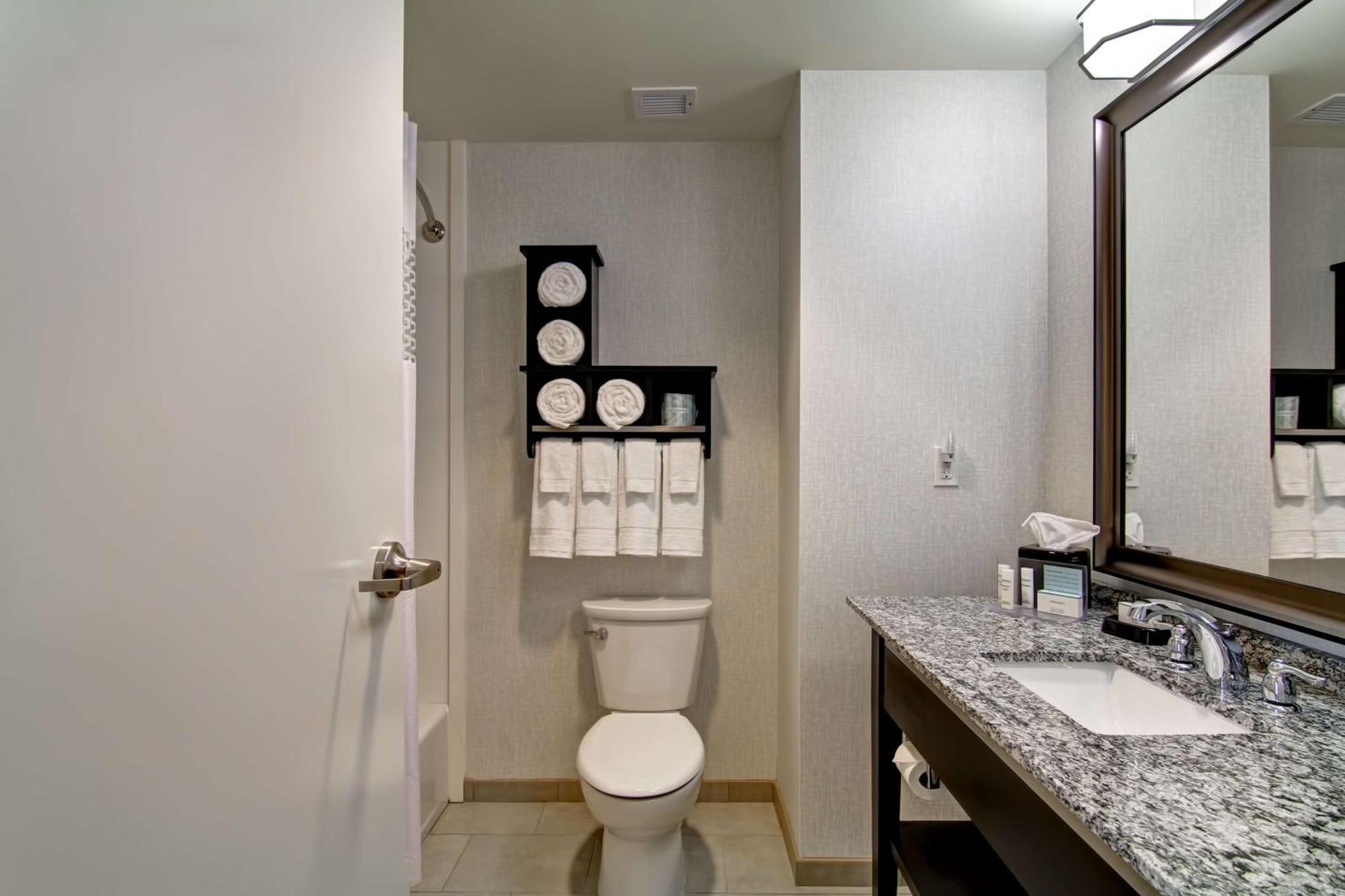 Hampton Inn And Suites Cincinnati - Downtown Екстер'єр фото