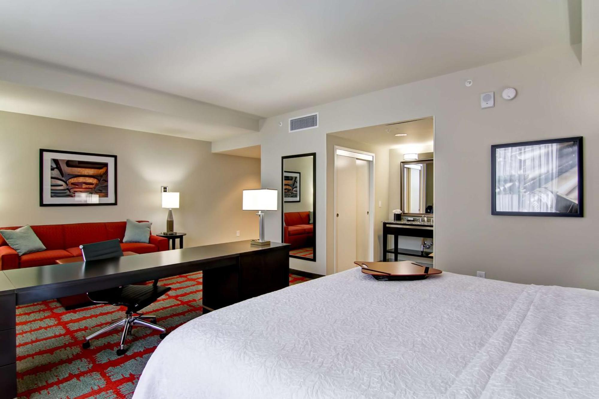 Hampton Inn And Suites Cincinnati - Downtown Екстер'єр фото